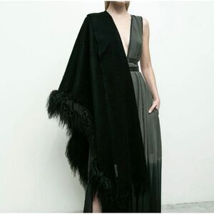 Vintage Rong Jia cashmere wrap with Mongolian lamb trim! ￼